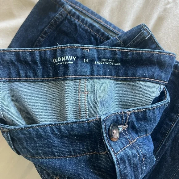 Old Navy High-Waisted Baggy Wide-Leg Trouser Jeans - Picture 4 of 4